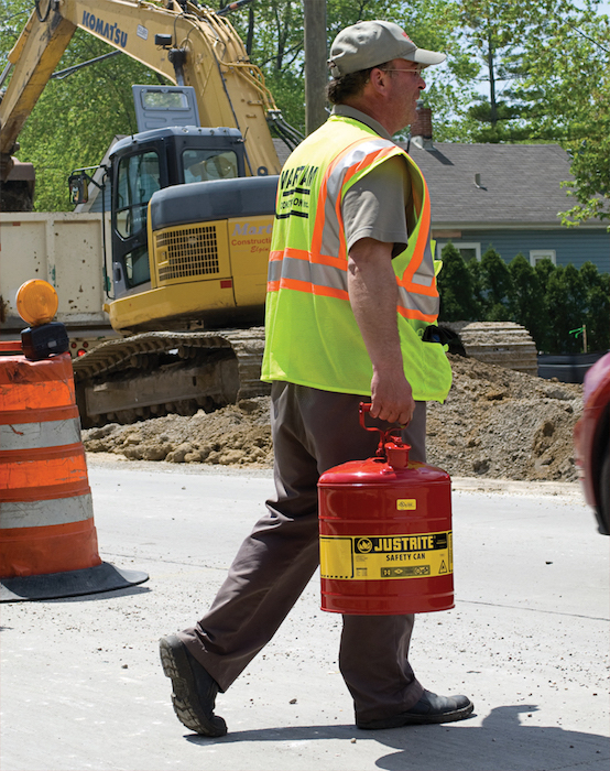 choosing-safety-cans-for-flammable-liquid-storage