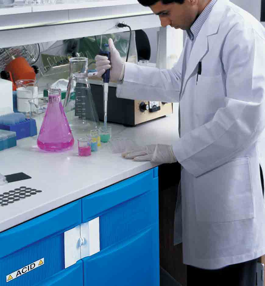 how-to-select-a-corrosive-chemical-storage-cabinet